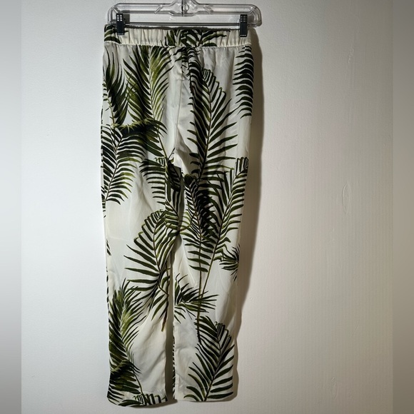 H & M Tropical Leaf Print  Pants - Picture 3 of 4